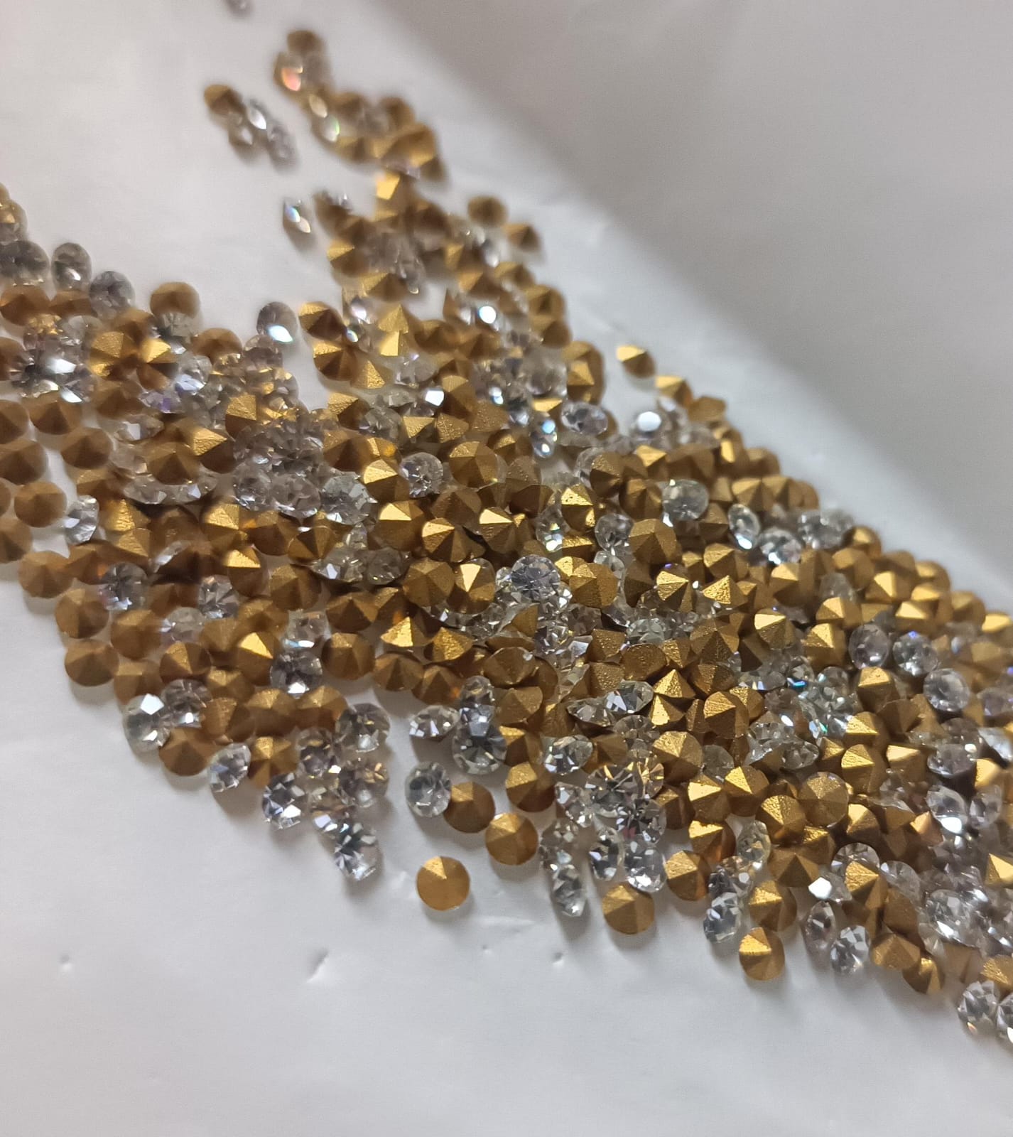 Swarovski® Chaton Vintage Crystal Gold Foiled PP21