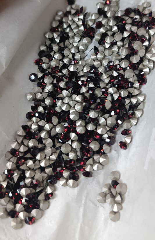 Swarovski® Chaton Vintage Burgundy Silver Foiled PP32