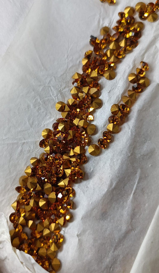 Swarovski® Chaton Vintage Topaz Gold Foiled PP29