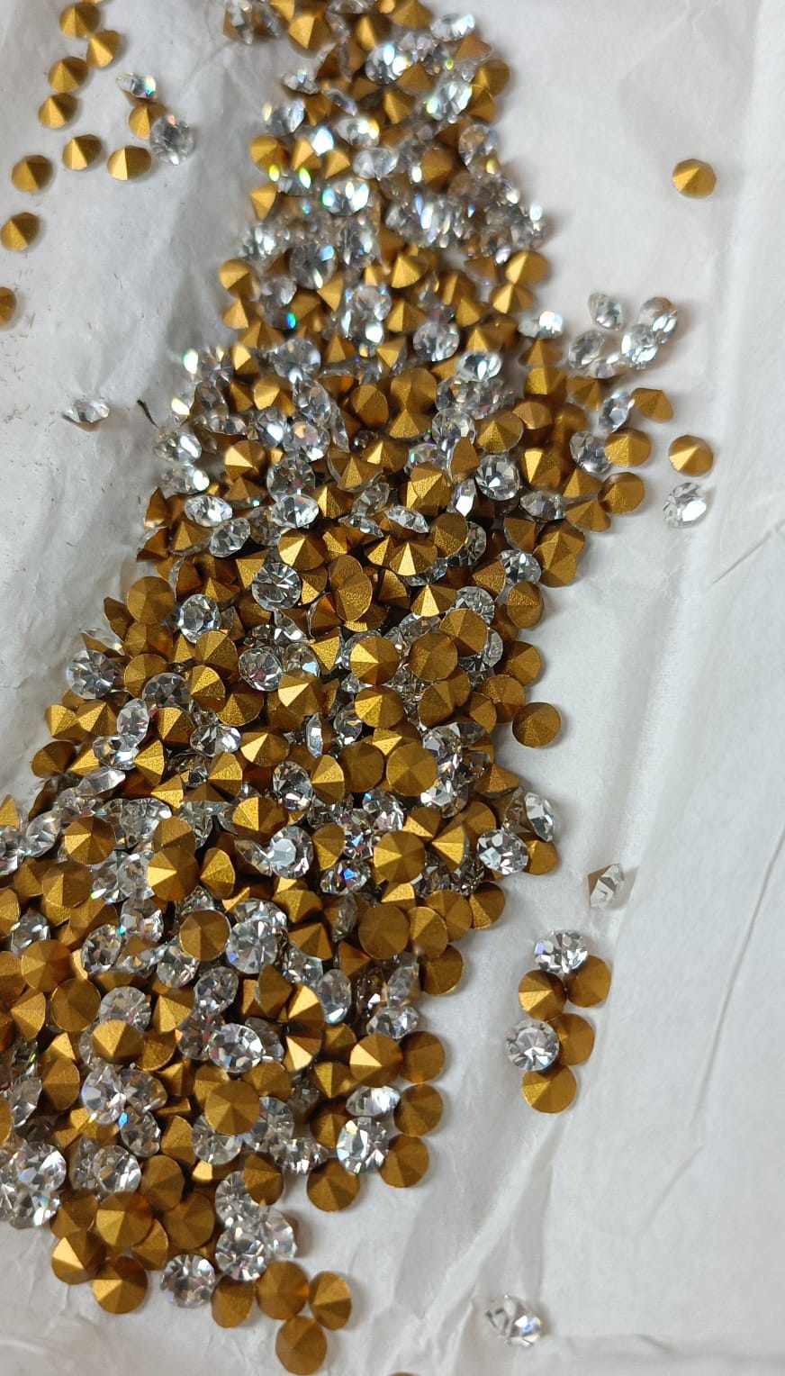 Swarovski® Chaton Vintage Crystal Gold Foiled PP32