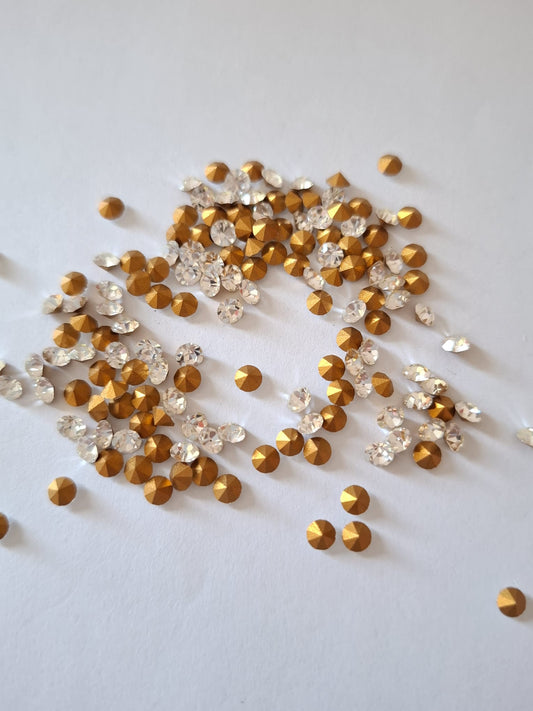 Swarovski® Chaton Vintage Crystal Gold Foiled PP29