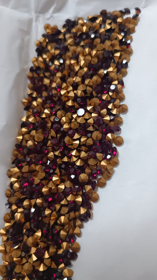 Swarovski® Chaton Vintage Garnet Gold Foiled PP29