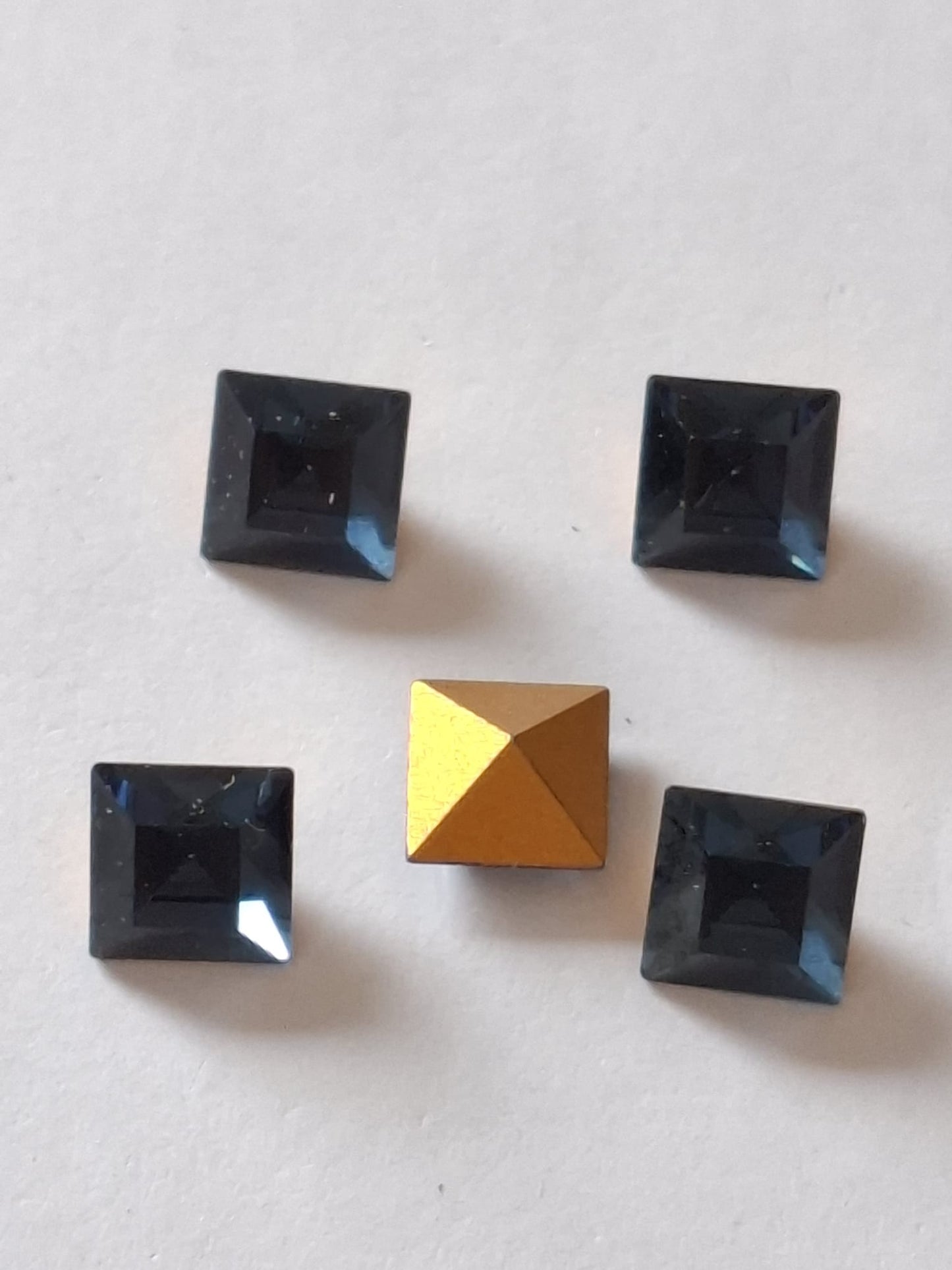 Swarovski® Fancy Vintage Faceted Square Montana Gold Foiled 8mm