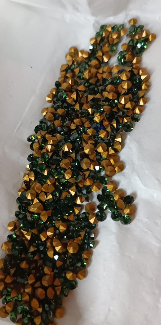 Swarovski® Chaton Vintage Green Turmaline Gold Foiled PP29