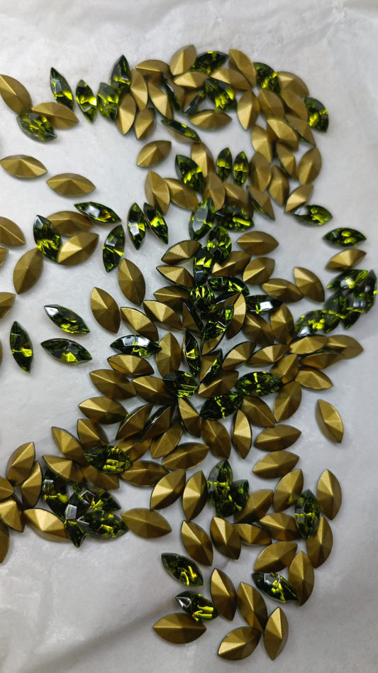 Swarovski® Fancy Vintage Navette Olivine Gold Foiled 10x5mm