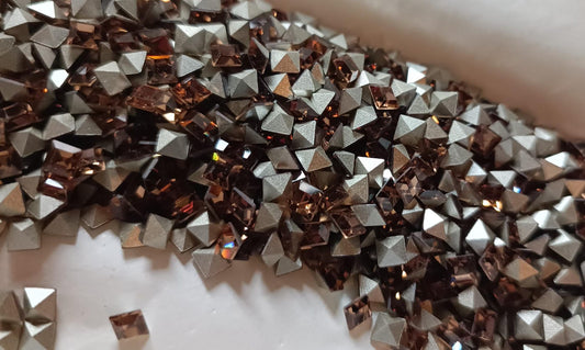 Swarovski® Fancy Vintage Faceted Square Light Smoked Topaz Silver Foiled 4mm