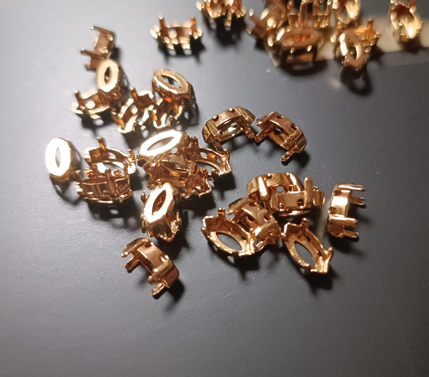 Swarovski® Fassung Navette Gold 10x5mm