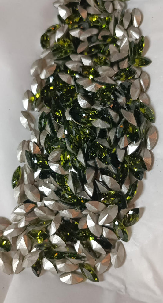 Swarovski® Fancy Vintage Navette Olivine Silver Foiled 10x5mm