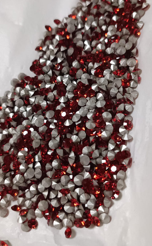 Swarovski® Chaton Vintage Indian Red Silver Foiled PP31