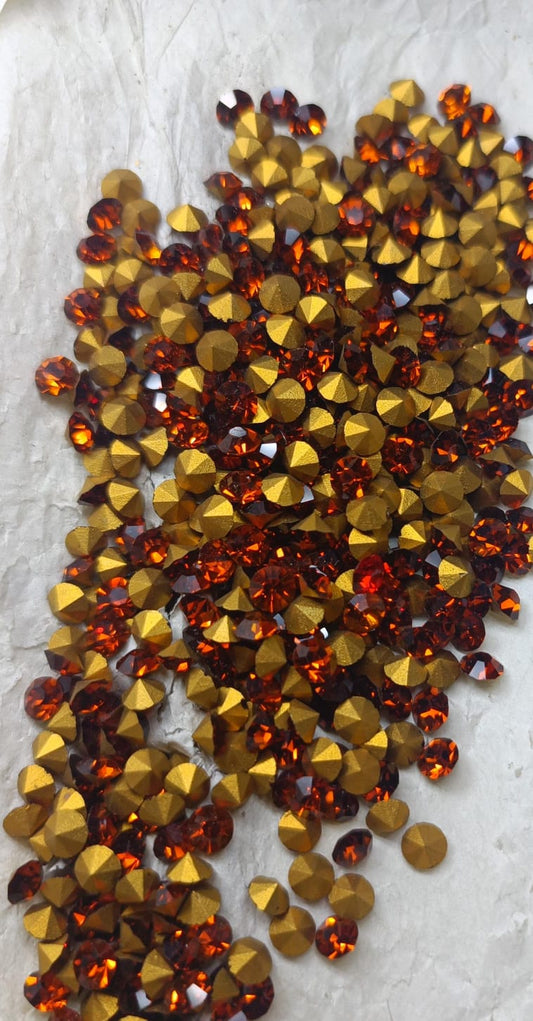 Swarovski® Chaton Vintage Madeira Topaz Gold Foiled SS19