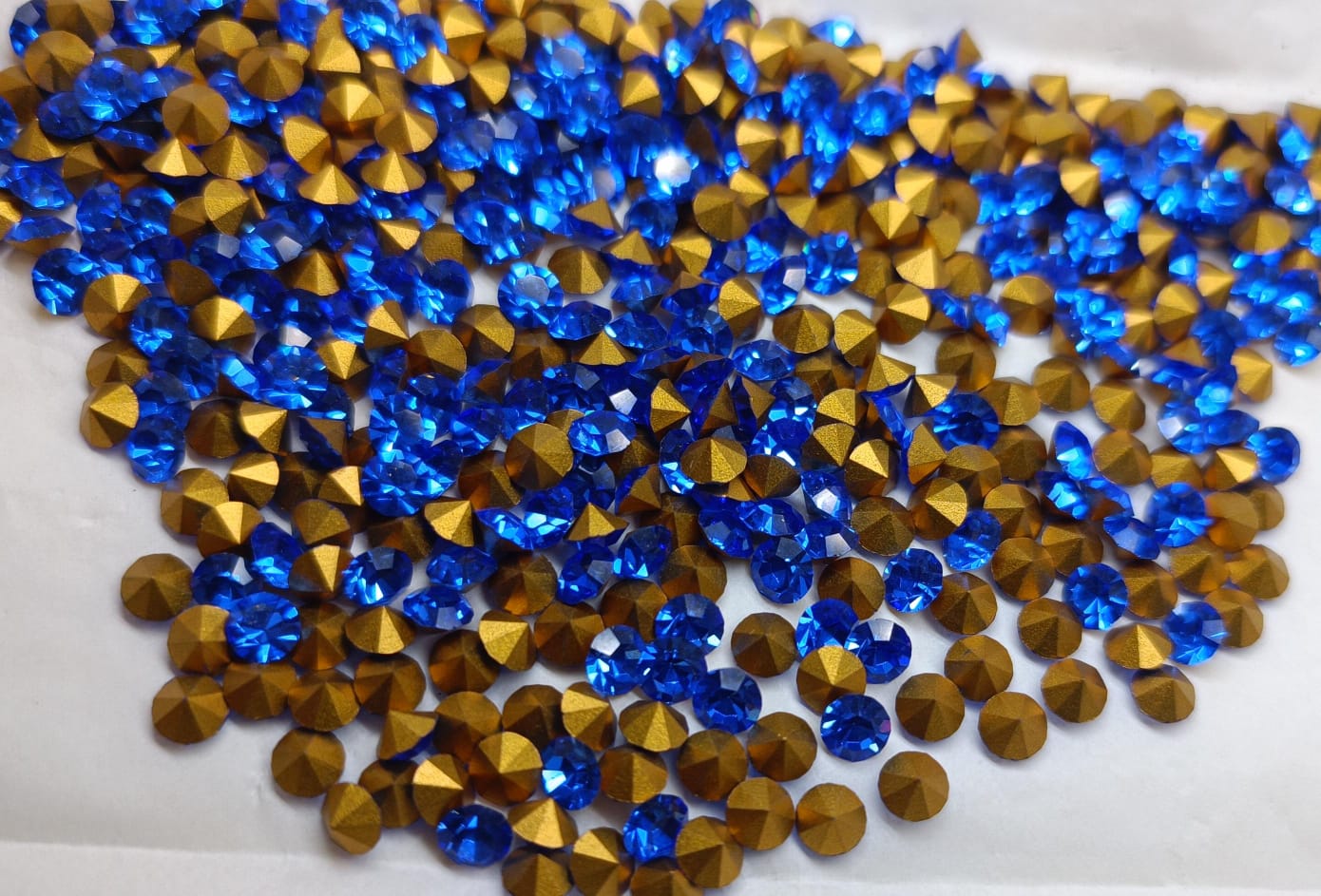 Swarovski® Chaton Vintage Sapphire Gold Foiled SS21