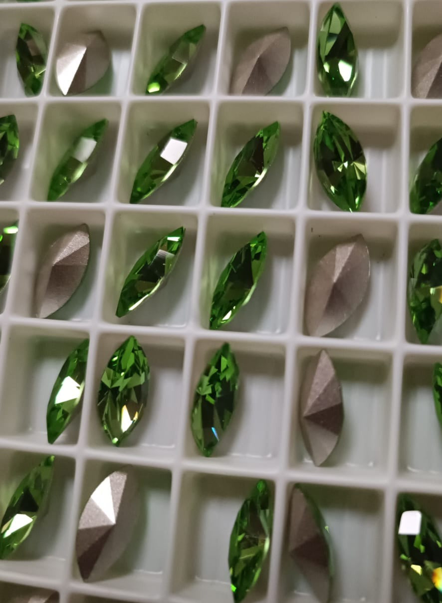 Swarovski® Fancy Navette Peridot 15x7mm