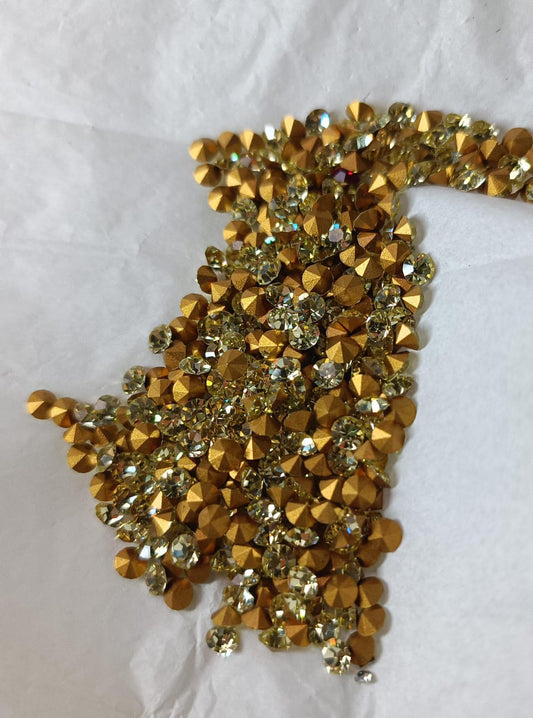 Swarovski® Chaton Vintage Jonquil Gold Foiled PP29