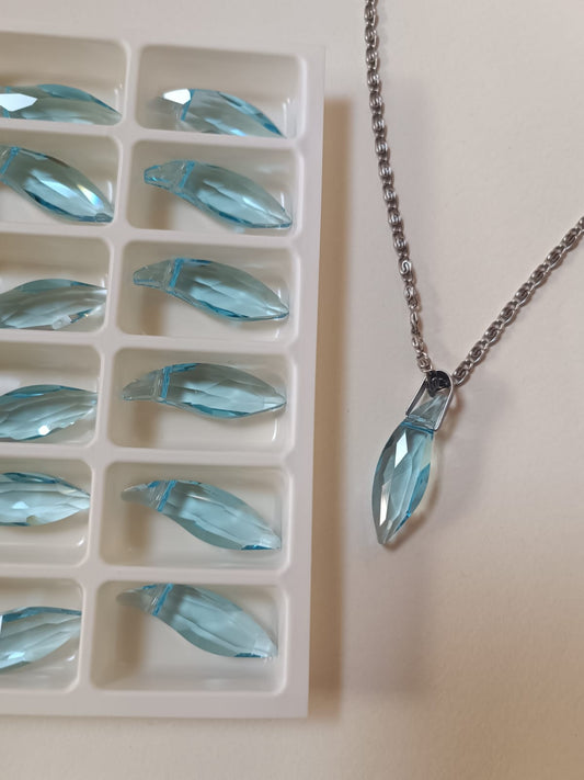 Swarovski® Anhänger Lily Aquamarine 30mm