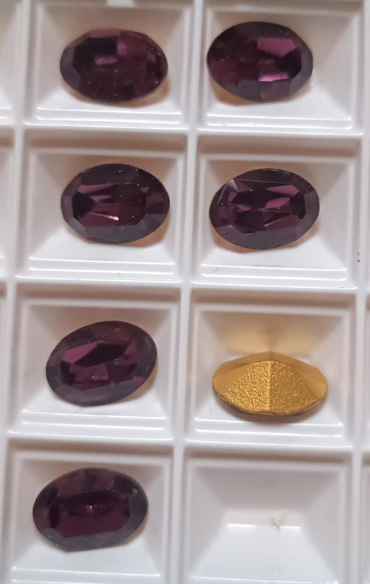 Swarovski® Fancy Vintage Oval Amethyst Gold Foiled 14x10mm