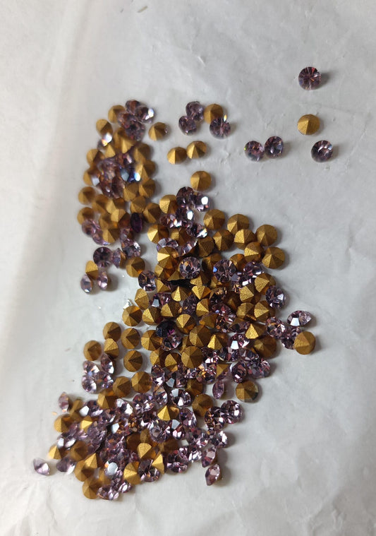 Swarovski® Chaton Vintage Light Amethyst Gold Foiled PP29