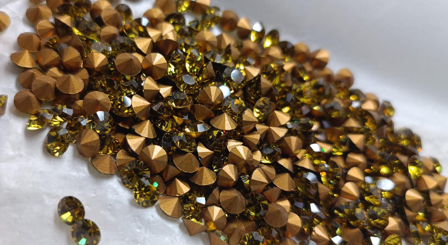 Swarovski® Chaton Vintage Lime Gold Foiled SS24