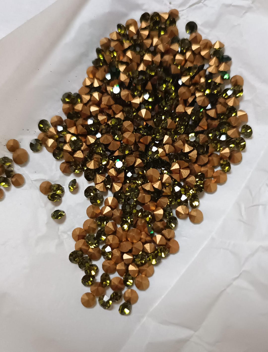 Swarovski® Chaton Vintage Olivine Gold Foiled PP29