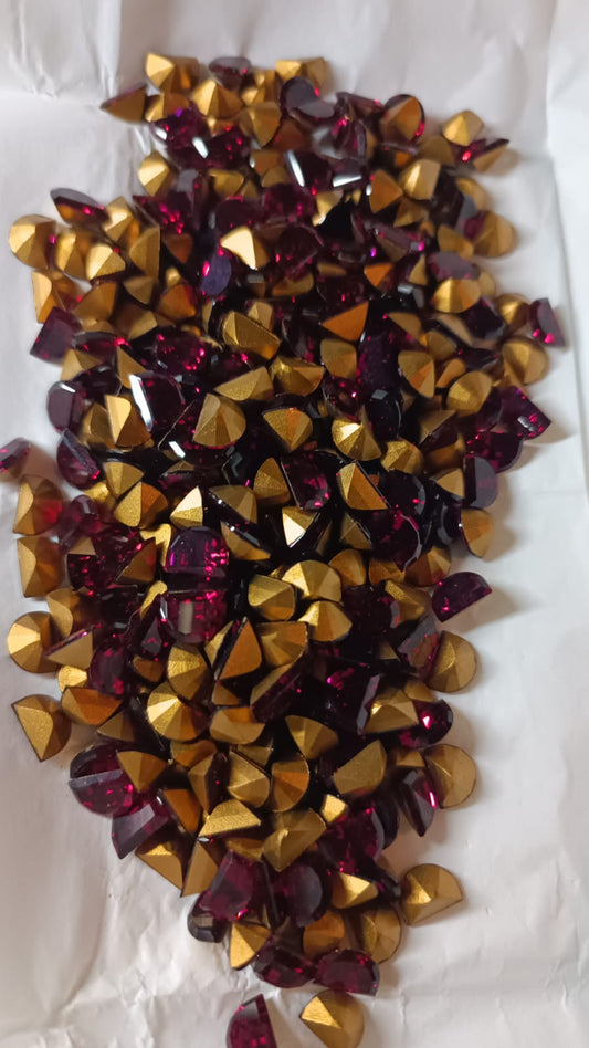 Swarovski® Fancy Vintage Half Moon Ruby Gold Foiled 8x6mm