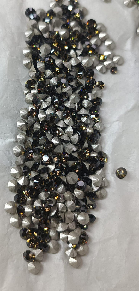 Swarovski® Chaton Vintage Smoked Quartz Silver Foiled PP32