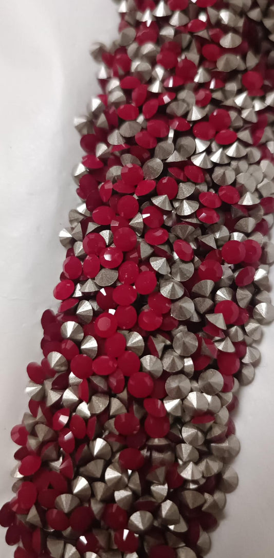 Swarovski® Chaton Vintage Dark Red Coral Silver Foiled PP32