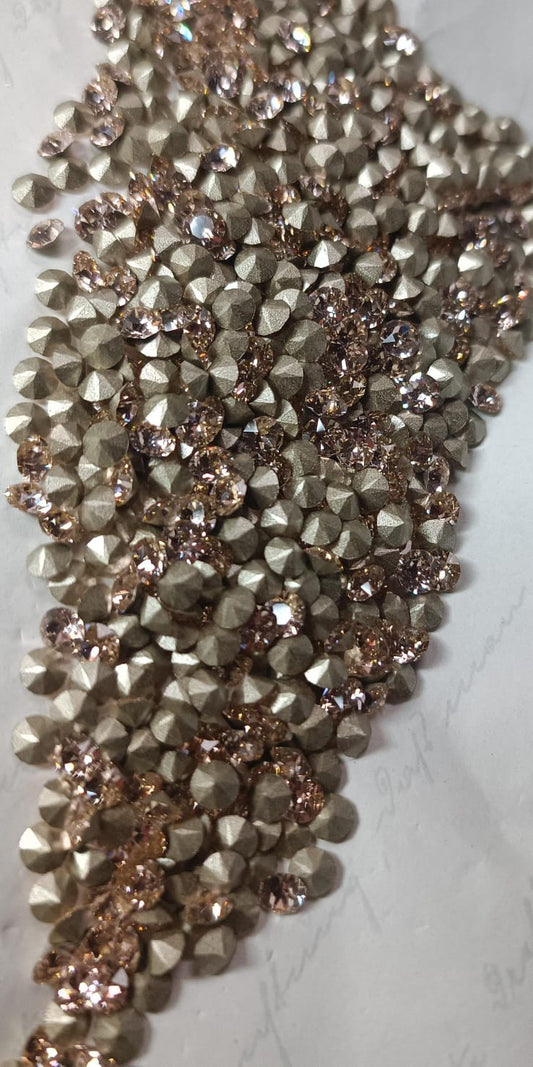 Swarovski® Chaton Vintage Silk Silver Foiled PP32