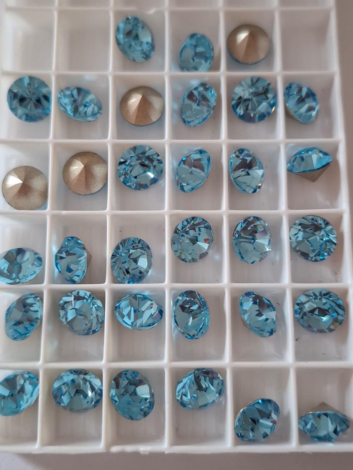 Swarovski® Chaton Aquamarine SS45