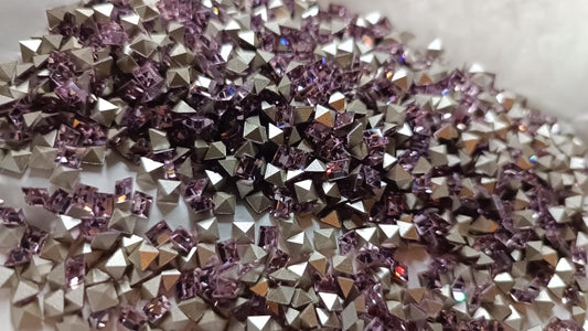 Swarovski® Fancy Vintage Faceted Square Light Amethyst Silver Foiled 4mm